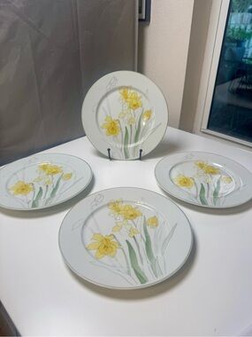 Vintage Block Spal Yellow Daffodil Floral Dinner Plates - Set of 4, 1983